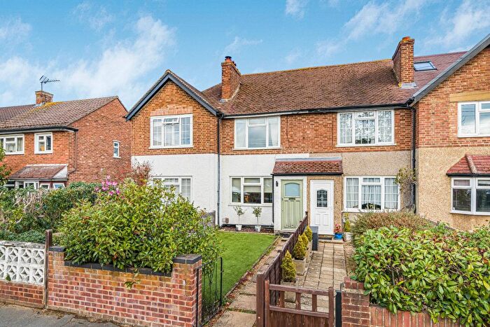 2 Bedroom Terraced House For Sale In West Molesey, Surrey, KT8