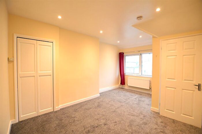 1 Bedroom Maisonette To Rent In Lancaster Avenue, Slough, Slough, SL2