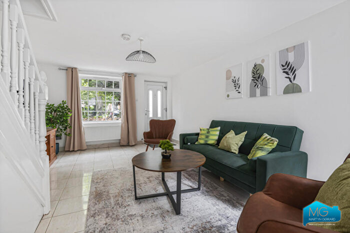 3 Bedroom Detached House To Rent In The Burroughs, London, NW4