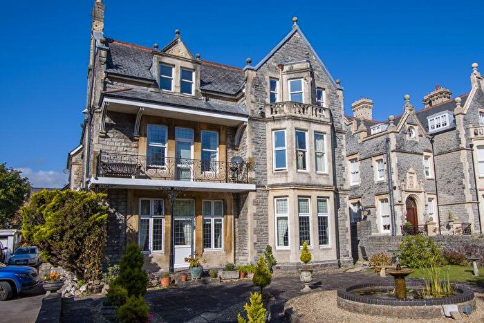 2 Bedroom Flat For Sale In Marine Parade, Penarth, CF64