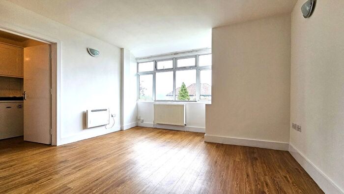 Studio To Rent In South Norwood Hill, SE25