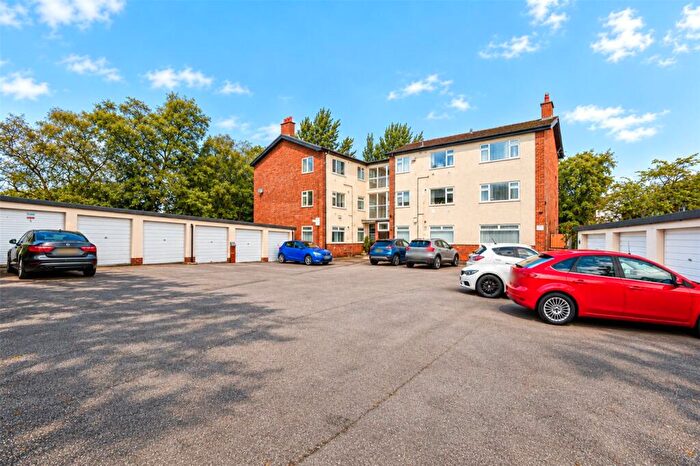 2 Bedroom Flat For Sale In Goodakers Court, Arrowe Park, Wirral, CH49