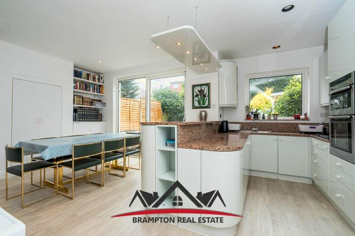 4 Bedroom Semi-Detached House To Rent In Holders Hill Gardens, Hendon, NW4