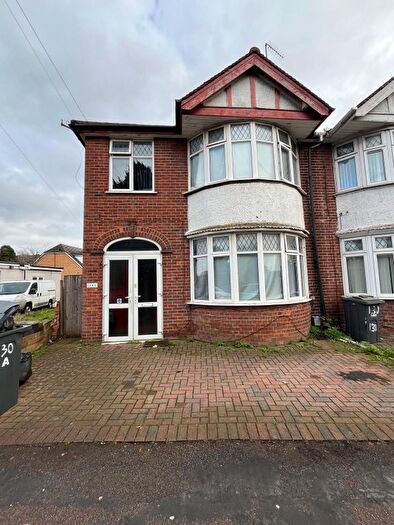 3 Bedroom End Terrace House For Sale In Old Bedford Road, Luton, LU2