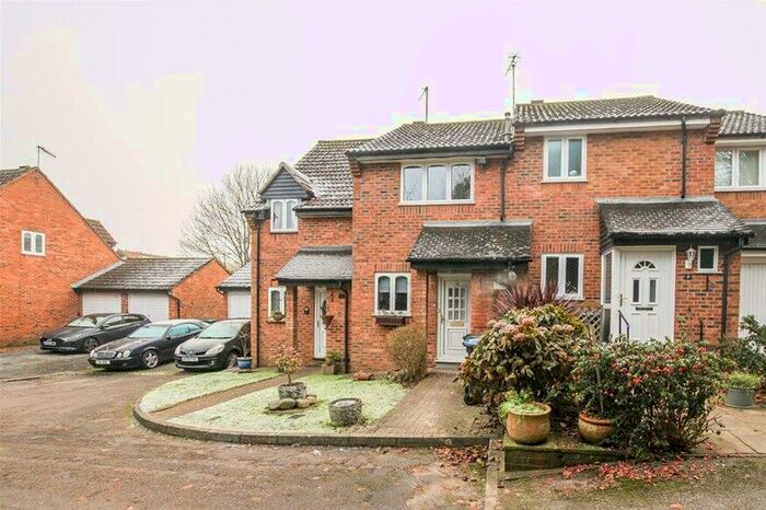 2 Bedroom House To Rent In Chapel Croft, Northchurch, Berkhamsted, HP4