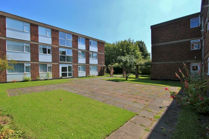 2 Bedroom Flat To Rent In Trewsbury Road, SE26