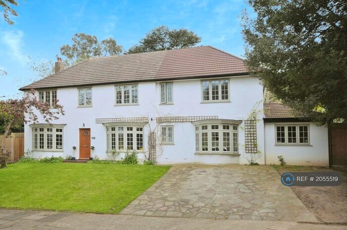 5 Bedroom Detached House To Rent In Clifford Avenue, Chislehurst, BR7