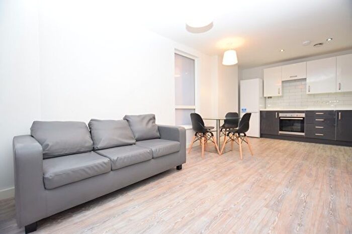 2 Bedroom Flat To Rent In Acorn Street, Sheffield, S3