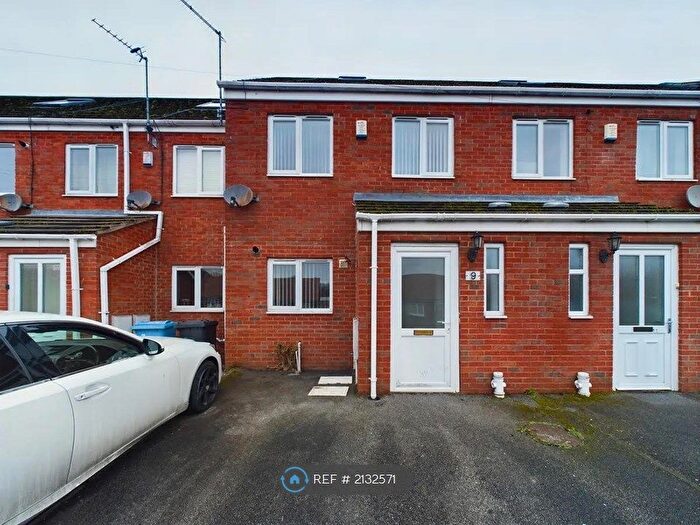 3 Bedroom Terraced House To Rent In Douglas Road, Hull, HU8