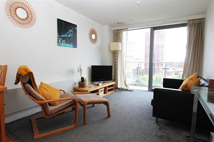 2 Bedroom Flat To Rent In Whitehall Quay, Leeds, LS1
