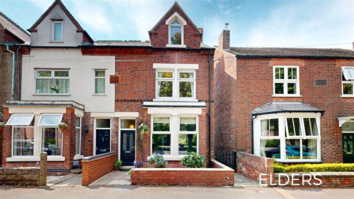 4 Bedroom Town House For Sale In Drummond Road, Ilkeston, DE7