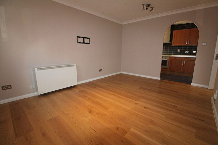 2 Bedroom Flat To Rent In Keats Close, Ponders End, EN3