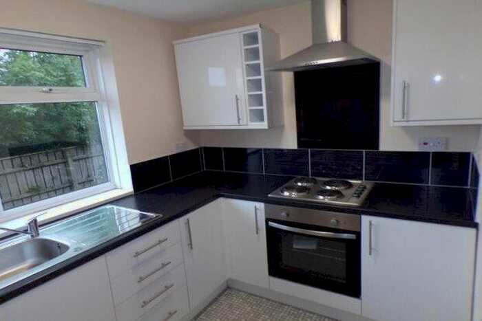 2 Bedroom Flat To Rent In Skelton Court, Newcastle Upon Tyne, NE3