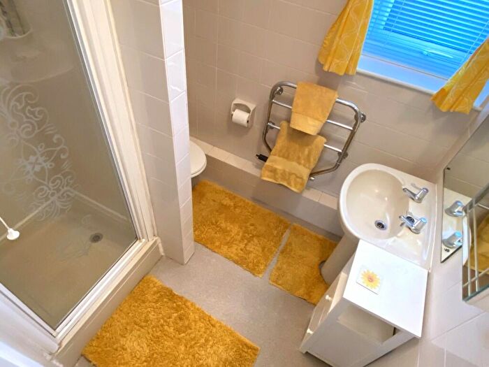 2 Bedroom Detached House For Sale In Cromer, NR27