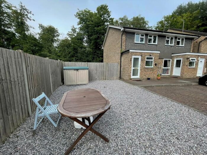 1 Bedroom Maisonette To Rent In Sullivan Close, Off Union Street, Farnborough, GU14