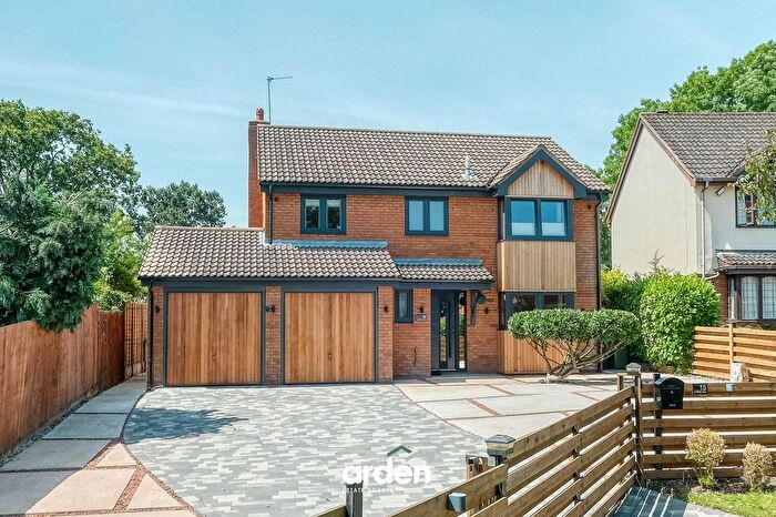 4 Bedroom Detached House For Sale In Lechlade Close, Redditch, B98