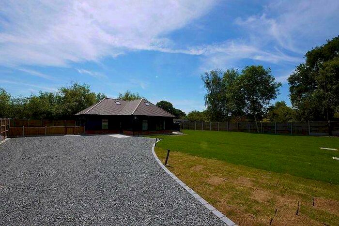 5 Bedroom Detached House To Rent In Rosemary Cottage, Clapgate, Brentwood, CM15