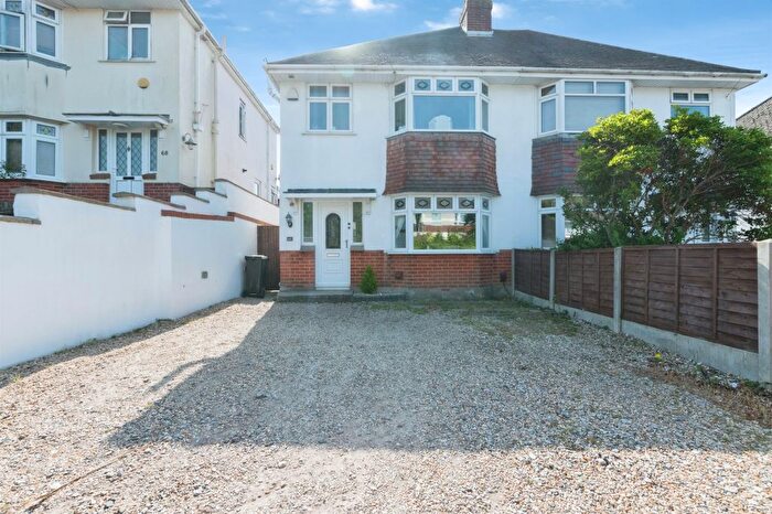 3 Bedroom Semi Detached House For Sale In Wharfdale Road, Poole, BH12