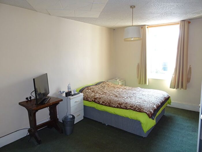 2 Bedroom Cottage For Sale In High Street, Wingham, Canterbury, CT3