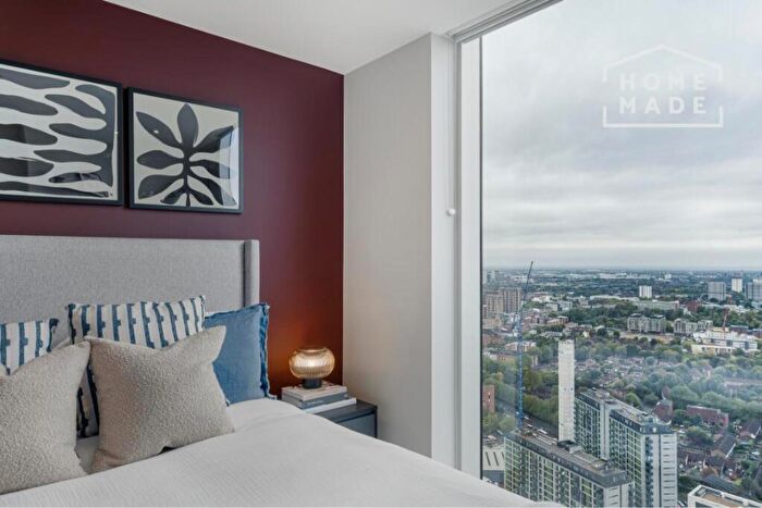 2 Bedroom Flat To Rent In Colliers Yard, M3