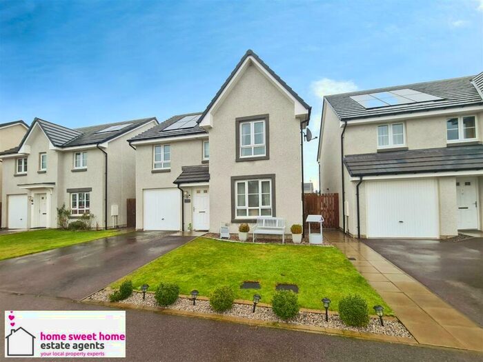 4 Bedroom House For Sale In Appin Drive, Stratton, IV2