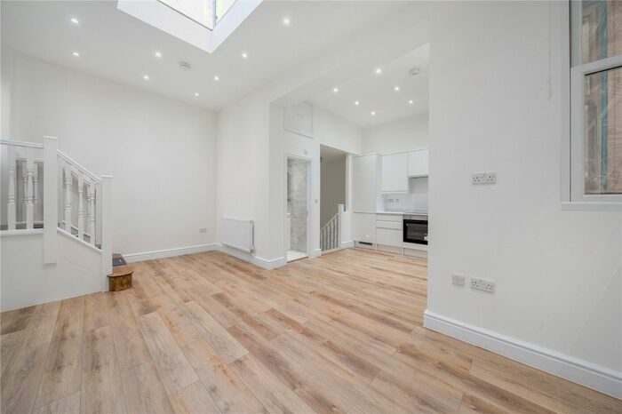 2 Bedroom Mews To Rent In Ennismore Mews, London, SW7