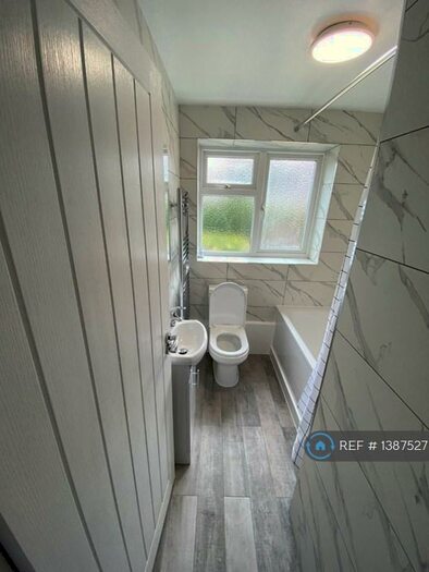 Studio To Rent In Olivia Court, Enfield, EN2