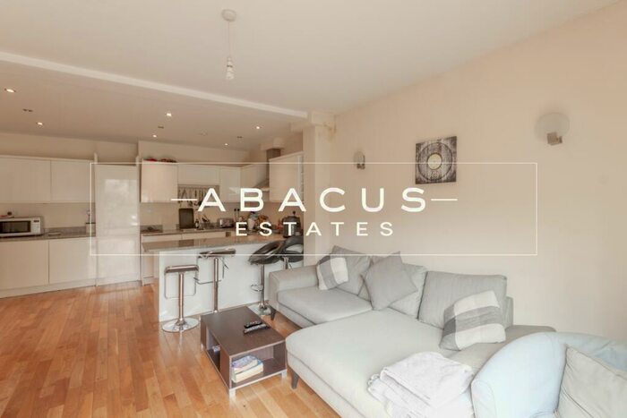 3 Bedroom Flat To Rent In Westbere Road, West Hampstead, NW2