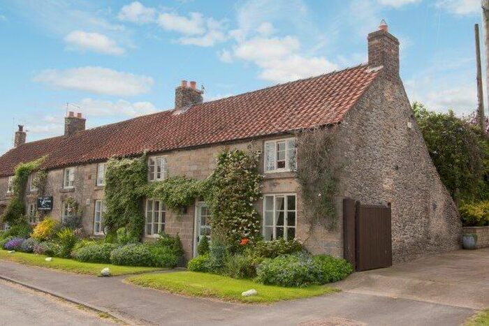 2 Bedroom Cottage To Rent In Main Street, York YO62