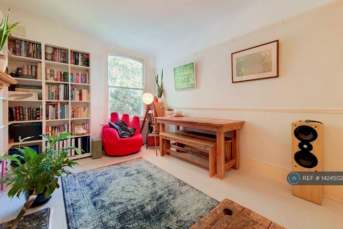 2 Bedroom Flat To Rent In Amhurst Road, London, E8