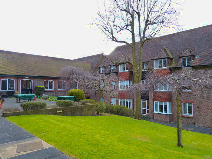 1 Bedroom Flat To Rent In Birnbeck Court, Finchley Road, , London, NW11