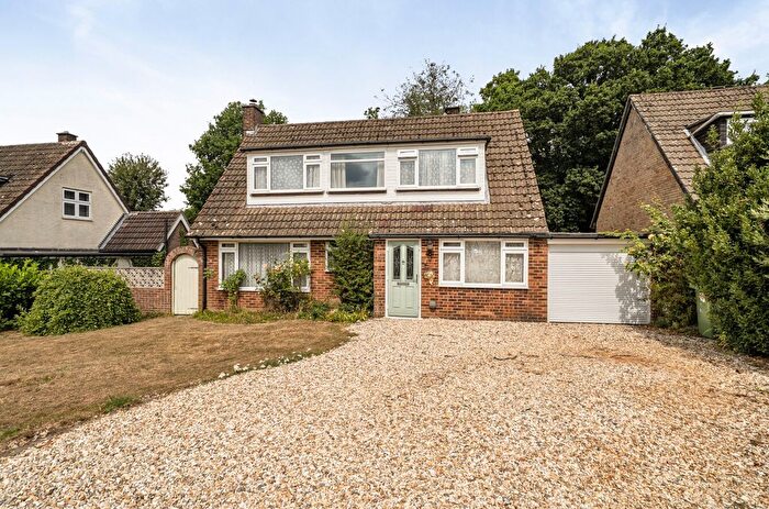 3 Bedroom Detached House For Sale In Winston Rise, Four Marks, Alton, Hampshire, GU34