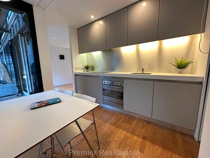 1 Bedroom Apartment To Rent In Ellesmere Street, Manchester, M15