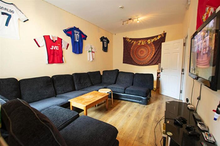 7 Bedroom House To Rent In Heeley Road, Birmingham, West Midlands, B29