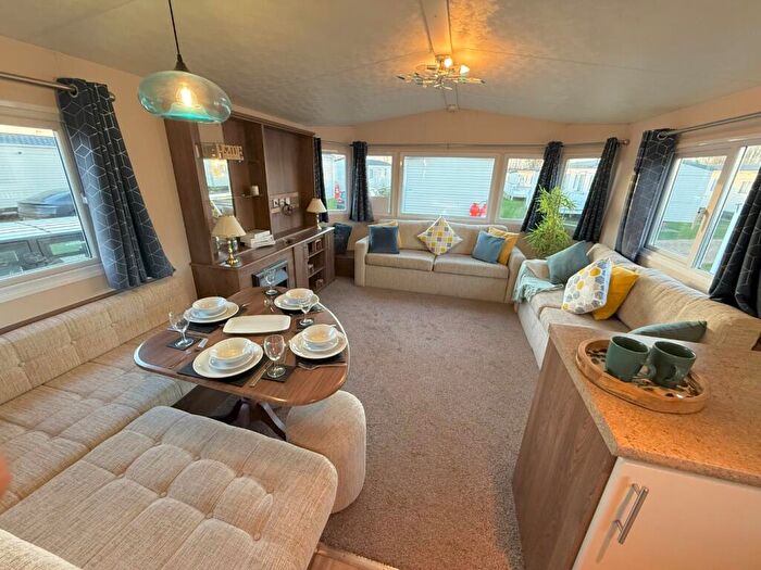 3 Bedroom Park Home For Sale In Manor Road, Hunstanton, Norfolk, PE36