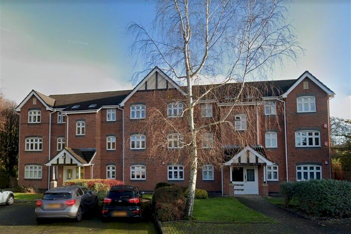 2 Bedroom Flat To Rent In Thorpe Close, Timperley, Altrincham, WA15