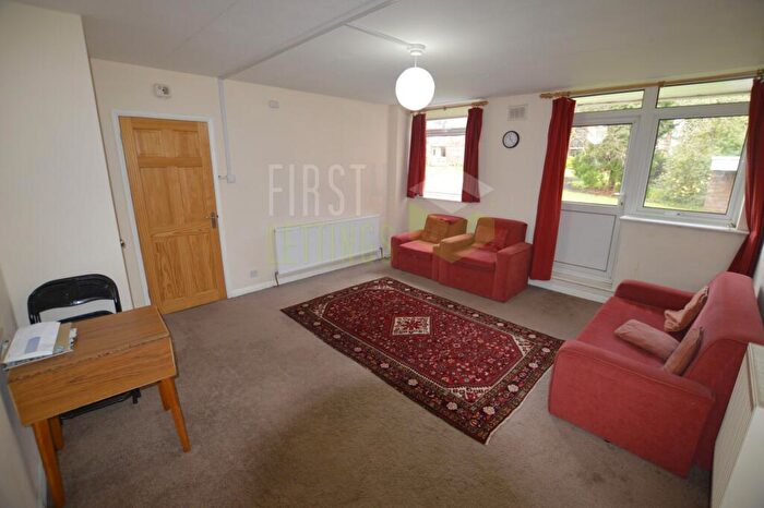 2 Bedroom Flat To Rent In Stoughton Road, Stoneygate, LE2