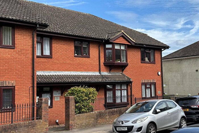 1 Bedroom Property For Sale In Kings Road, Farncombe, GU7