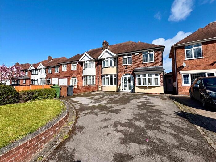 5 Bedroom Semi-Detached House For Sale In Chester Road, Castle Bromwich, Birmingham, West Midlands, B36