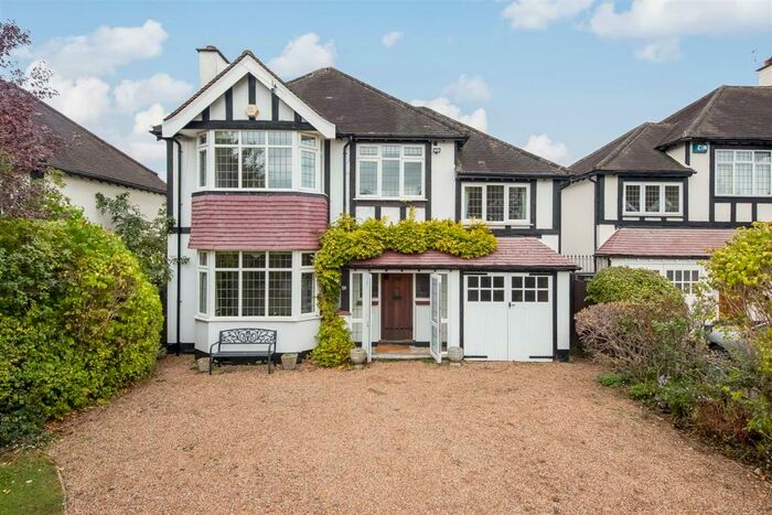 4 Bedroom Detached House To Rent In Top Park, Beckenham, BR3