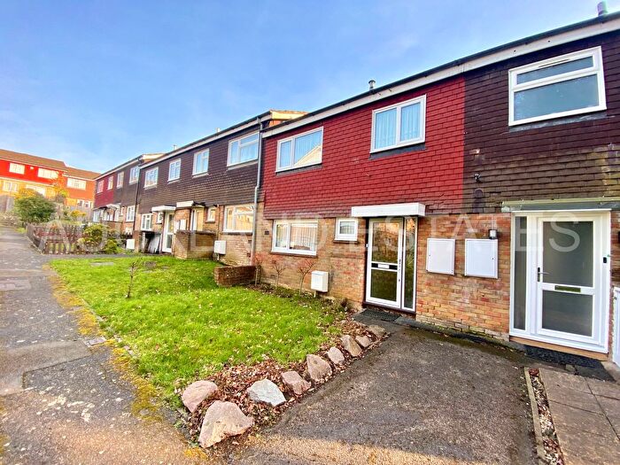 3 Bedroom Terraced House For Sale In Kimptons Mead, Potters Bar, EN6