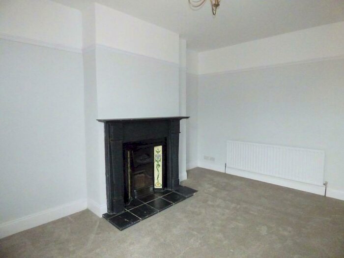 3 Bedroom Maisonette To Rent In Beacon Street, Low Fell, NE9