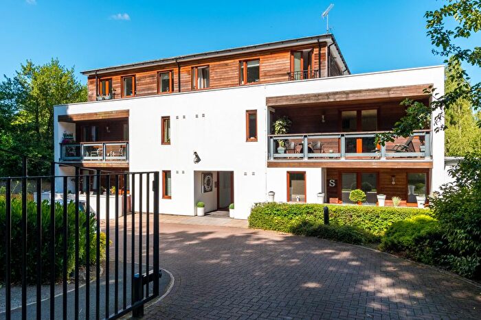 2 Bedroom Flat To Rent In Eton Court, Allerton Park, Leeds, West Yorkshire, LS7