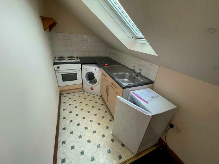 Studio To Rent In Rosemary Lane, Blackwater, Camberley, GU17