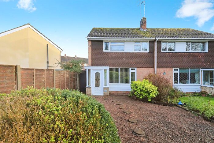 3 Bedroom Semi Detached House For Sale In Comberton Road, Kidderminster, DY10