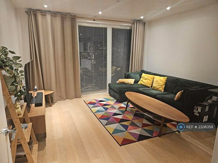 1 Bedroom Flat To Rent In Duke Of Wellington, Woolwich London, SE18