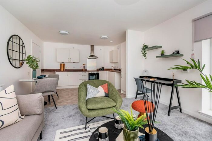 2 Bedroom Flat To Rent In Newhall Street, Glasgow, G40