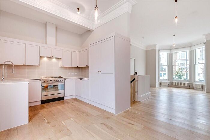 2 Bedroom Apartment To Rent In Cavendish Road, London, NW6