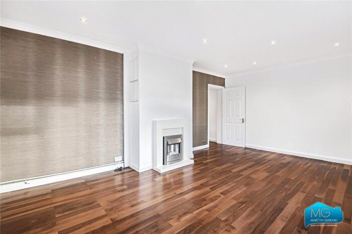 2 Bedroom Apartment To Rent In Albert Road, Hendon, NW4