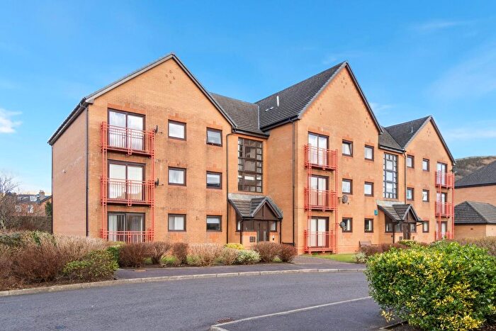 2 Bedroom Flat For Sale In Curlinghall, Largs, KA30